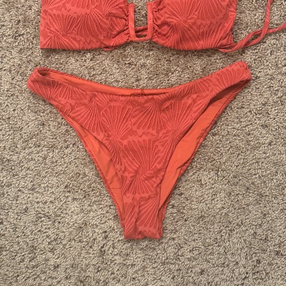 Berlook Red Jacquard Bikini Set TOP MEDIUM, BOTTOM SMALL - Picture 3 of 10
